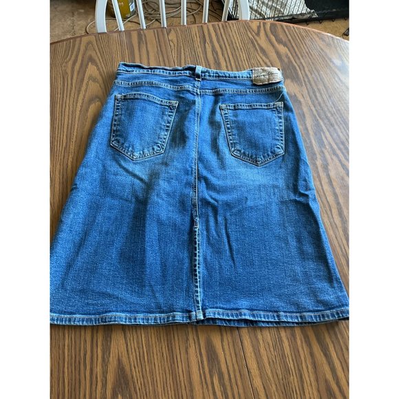 Levi Strauss Signature woman’s stretch jean skirt size Misses 10 - Picture 2 of 5